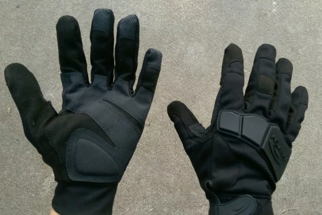 Task-Specific Glove